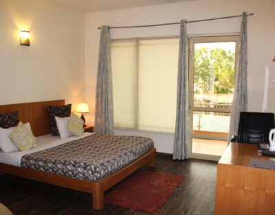 2 BHK Service Apartments DLF Phase 1